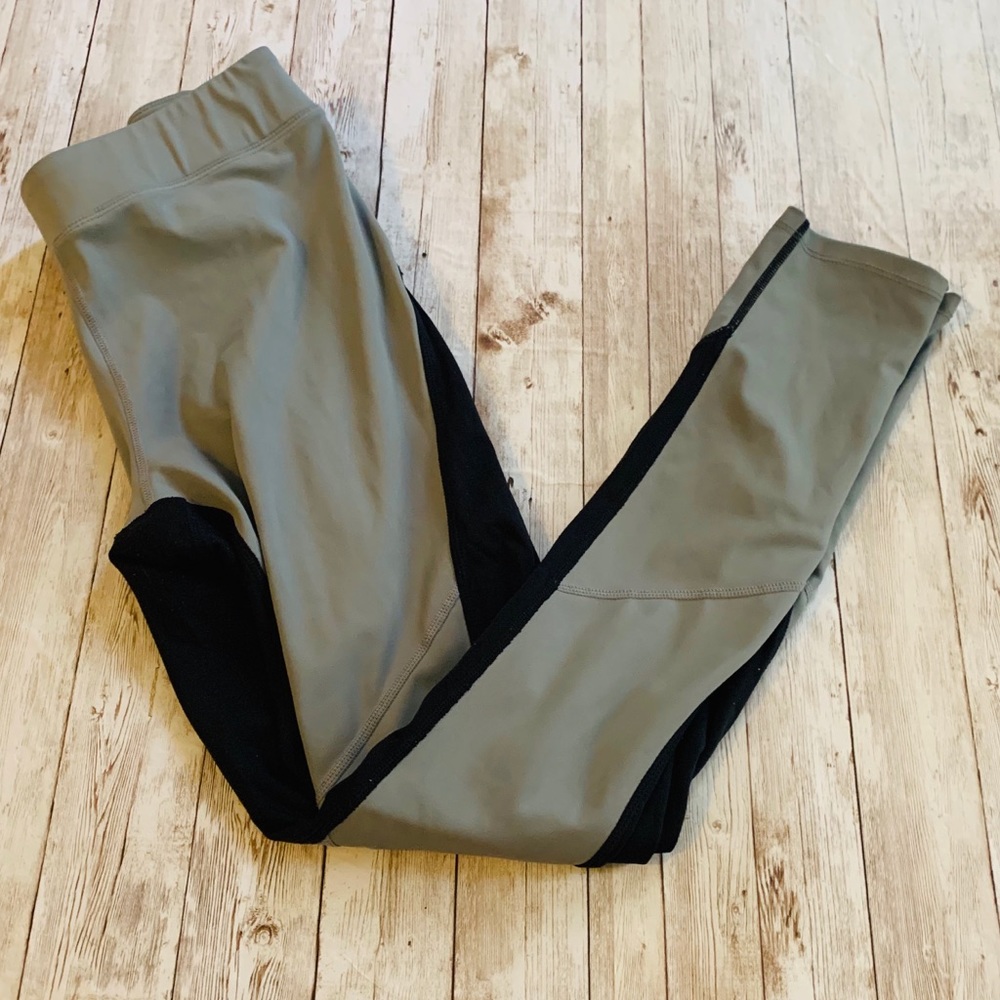 Athleta small workout pants grey/black